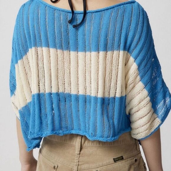 BDG NWT cotton blue and white Drapey Pullover Top size S - Picture 7 of 7